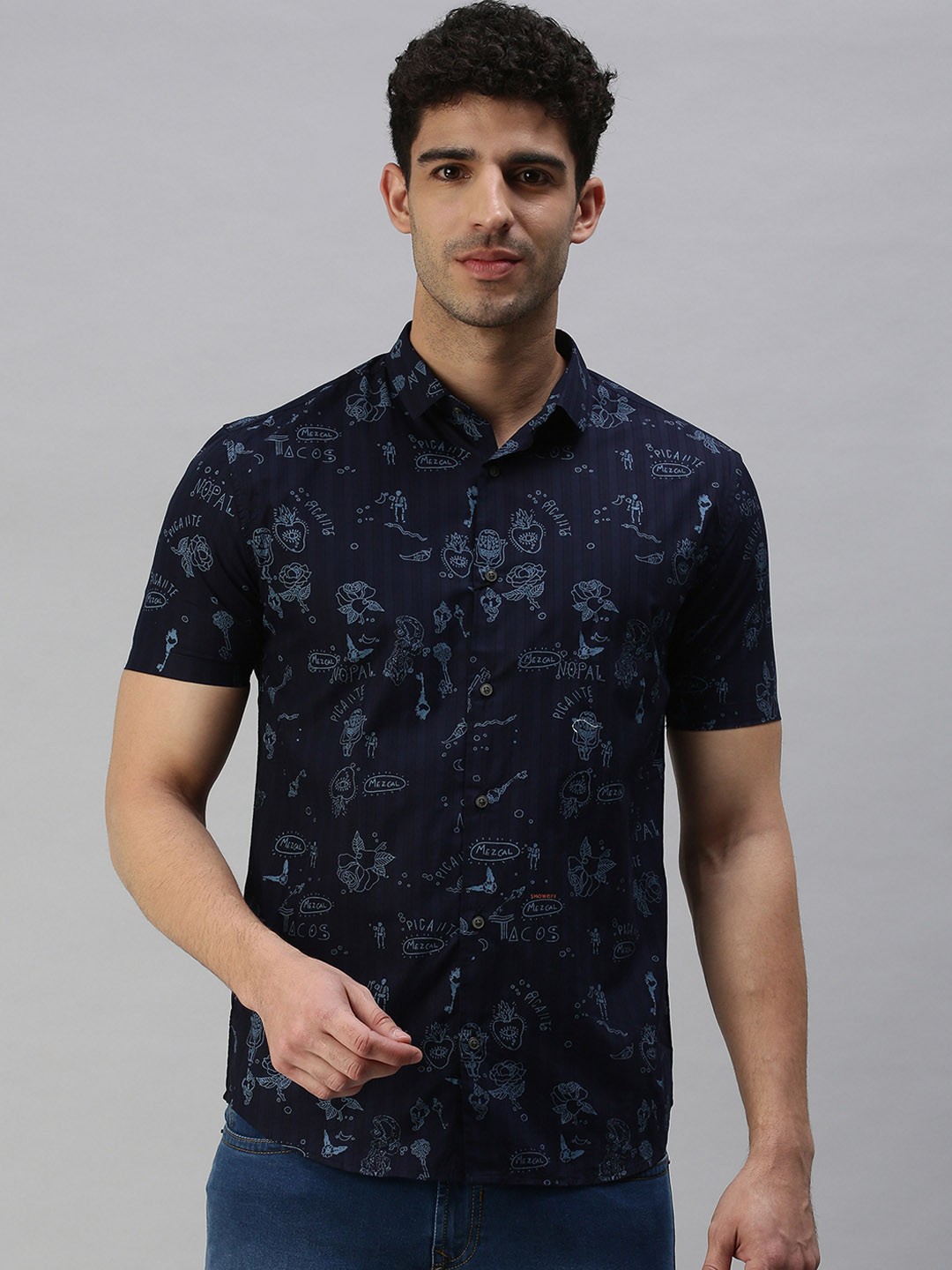 

SHOWOFF Men Navy Blue Comfort Slim Fit Floral Printed Casual Shirt