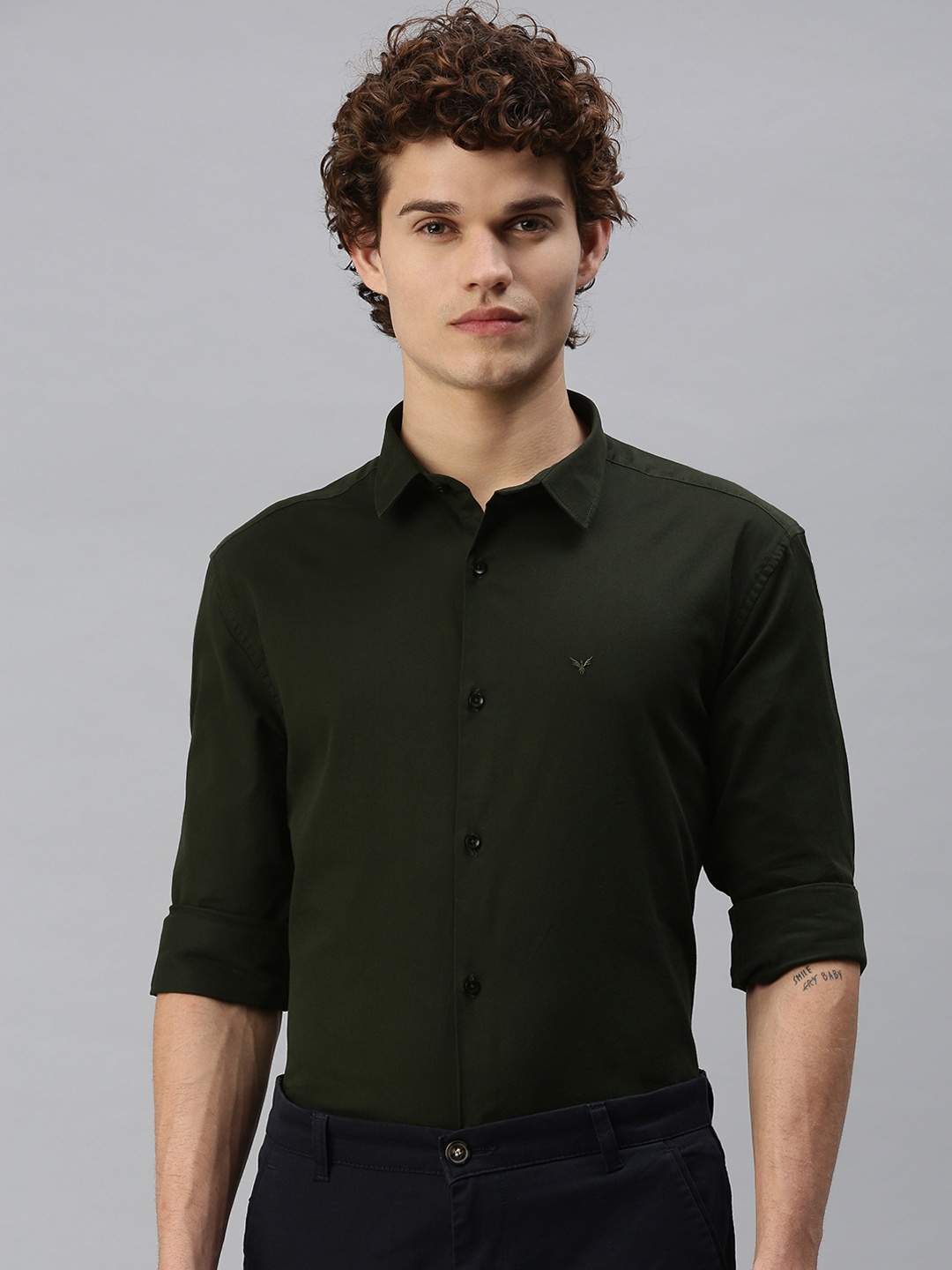 

SHOWOFF Men Olive Green Premium Slim Fit Casual Shirt