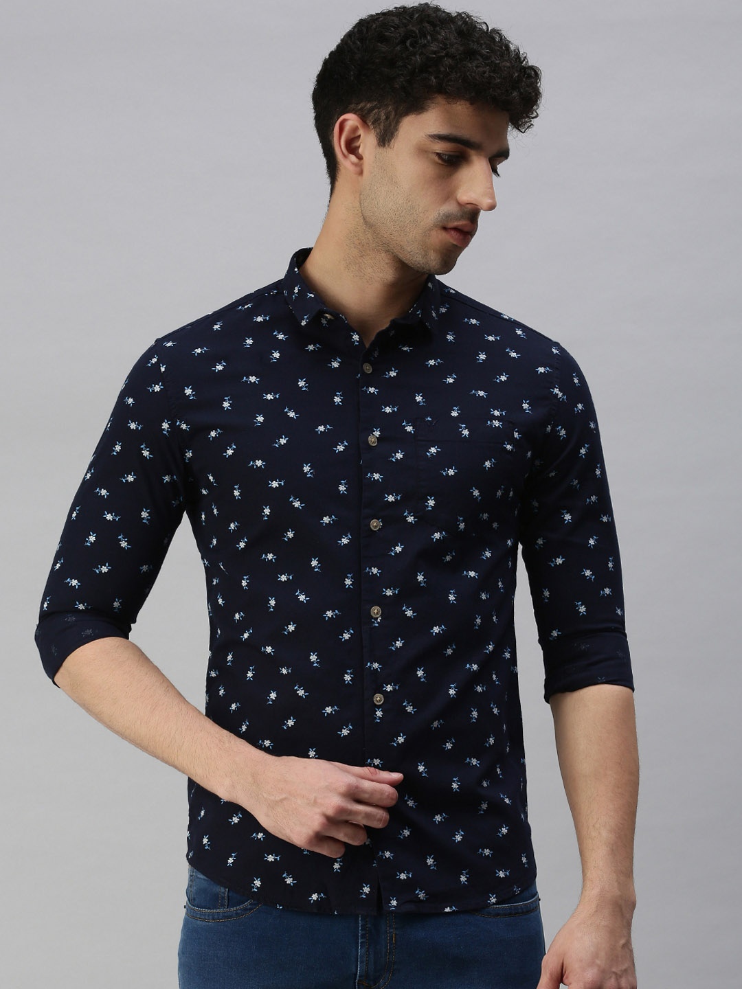 

SHOWOFF Men Navy Blue Comfort Slim Fit Micro Ditsy Printed Casual Shirt