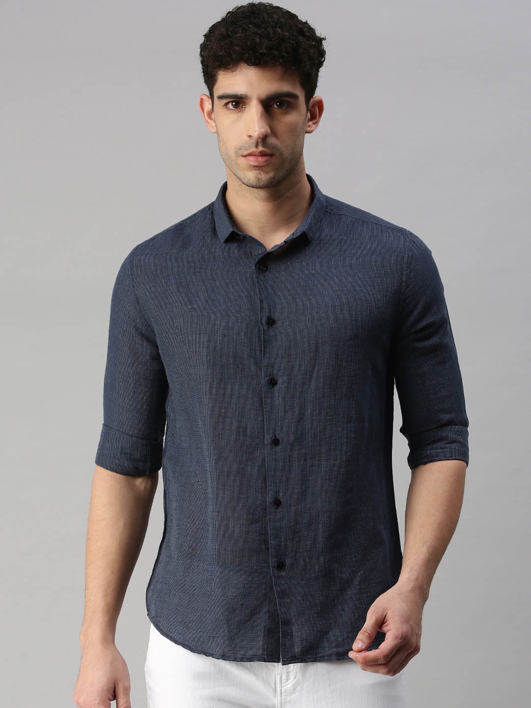 

SHOWOFF Men Blue Comfort Slim Fit Casual Shirt