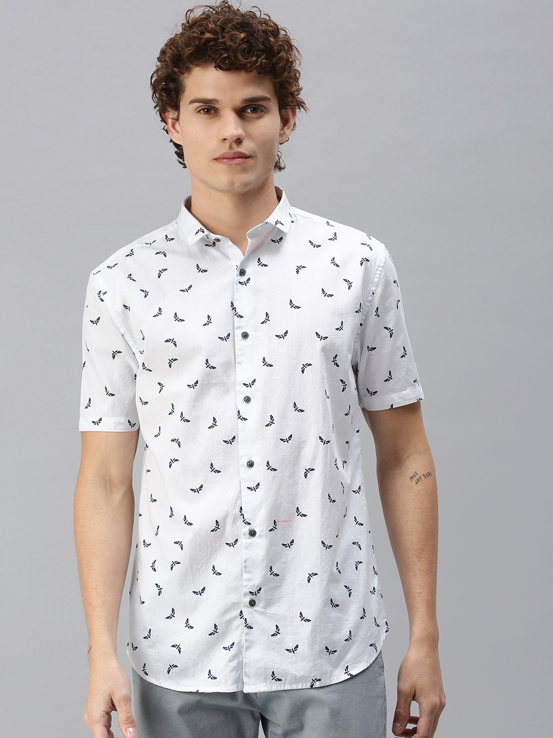 

SHOWOFF Men White Comfort Slim Fit Dragon Fly Printed Casual Shirt