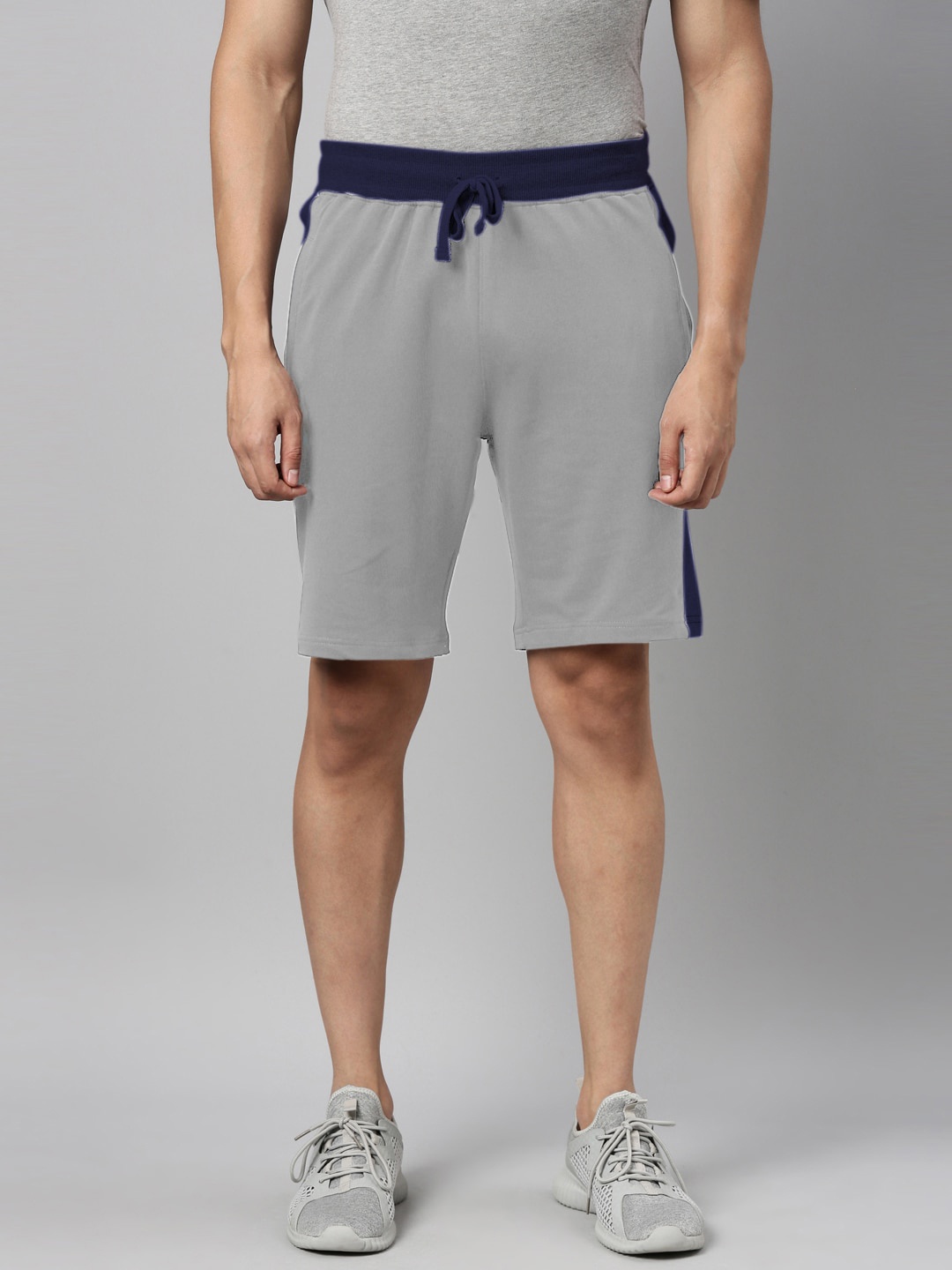MADSTO Men Grey Solid Sports Shorts
