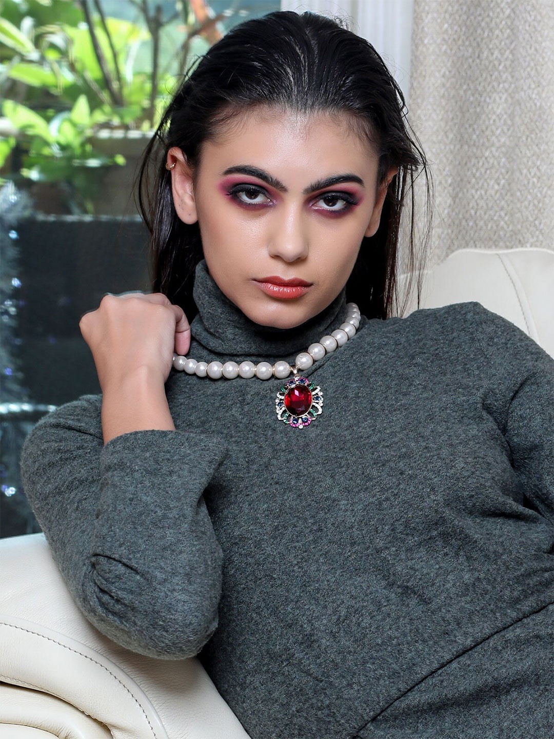 

ODETTE White & Red Stone Studded Necklace