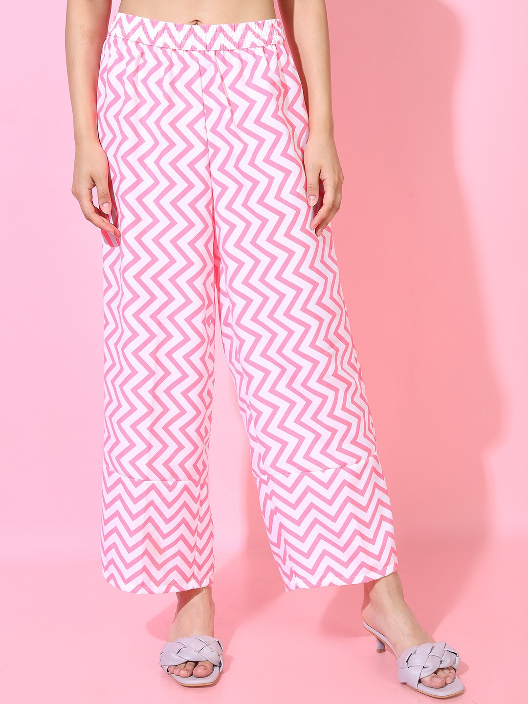 

Vishudh Women Off White & Pink Printed Palazzos