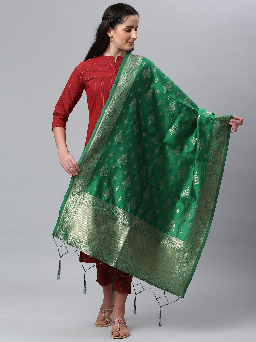 

Lilots Green & Gold-Toned Ethnic Motifs Woven Design Dupatta