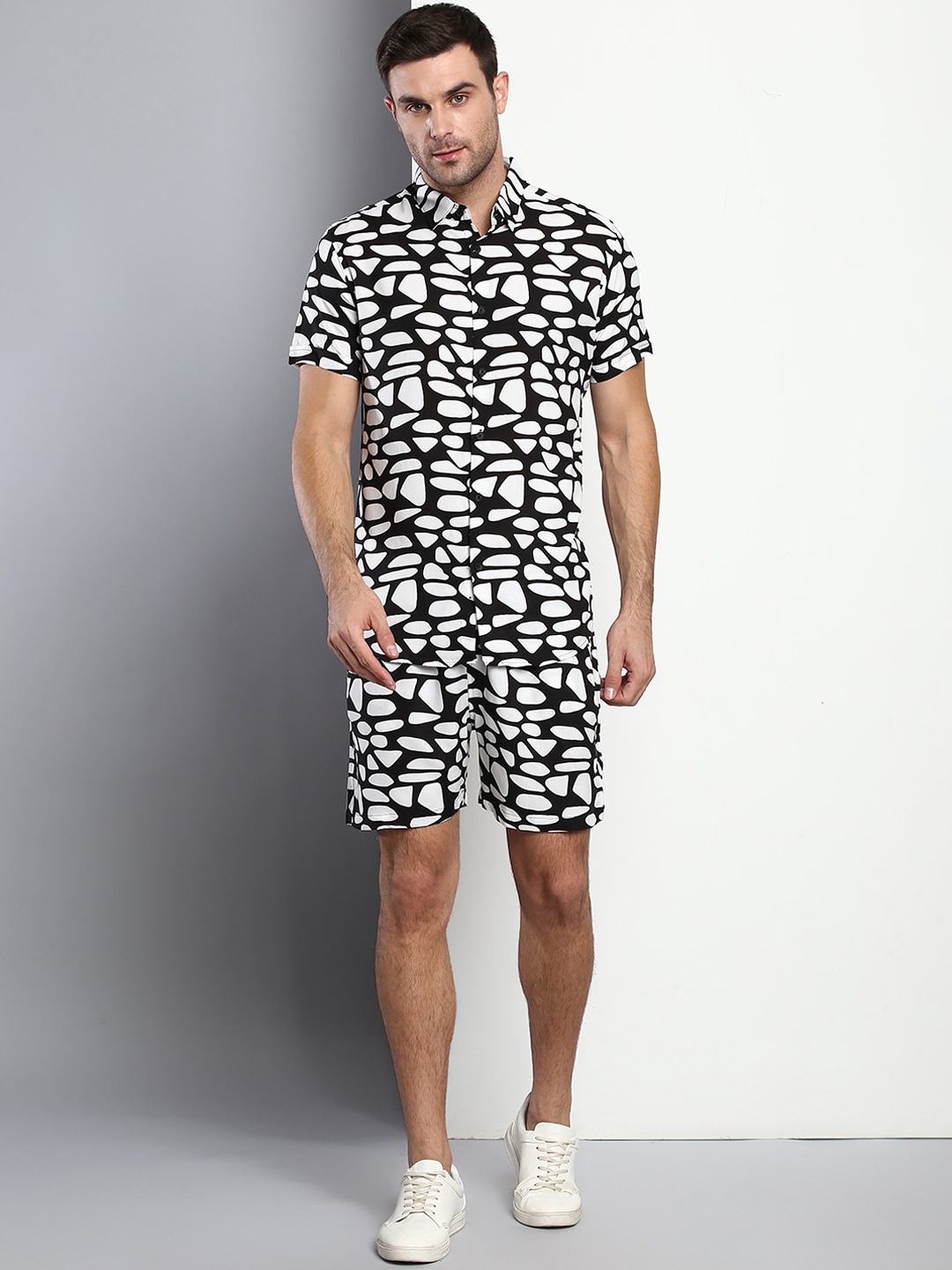 

Dennis Lingo Men Black Slim Fit Co-ords Set