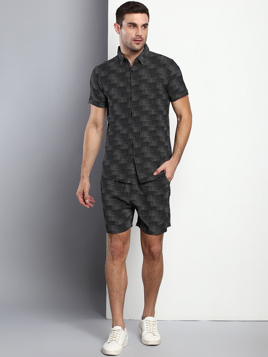 

Dennis Lingo Men Black Printed Slim Fit Casual Shirt With Shorts