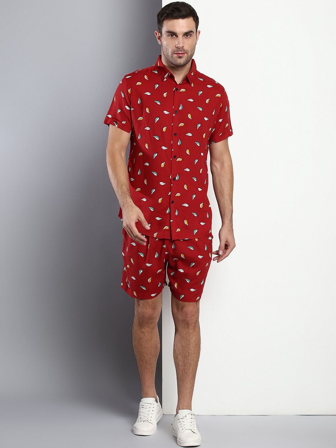 

Dennis Lingo Men Red Printed Shirt with Shorts