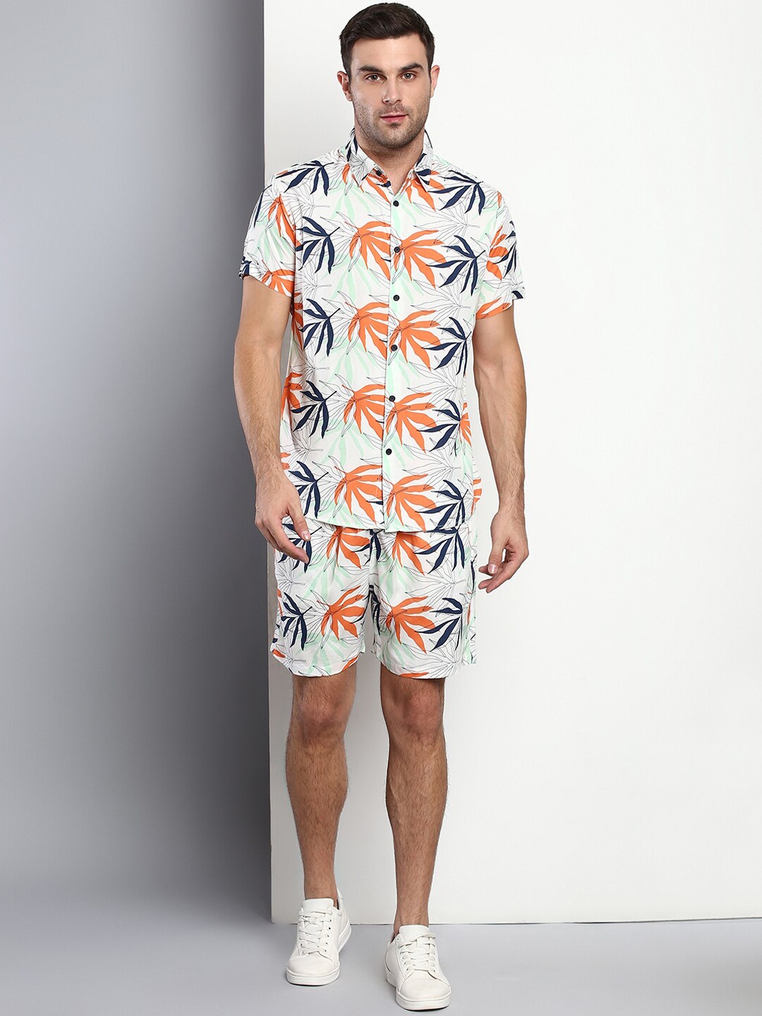 

Dennis Lingo Men White Slim Fit Rayon Casual Shirt With Shorts