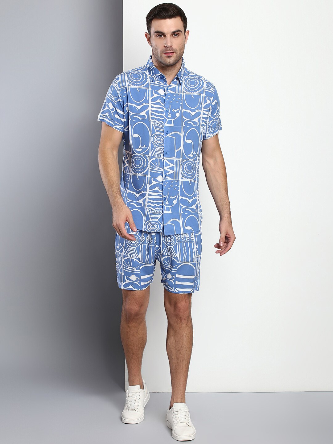 

Dennis Lingo Men Blue & White Printed Shirt with Shorts