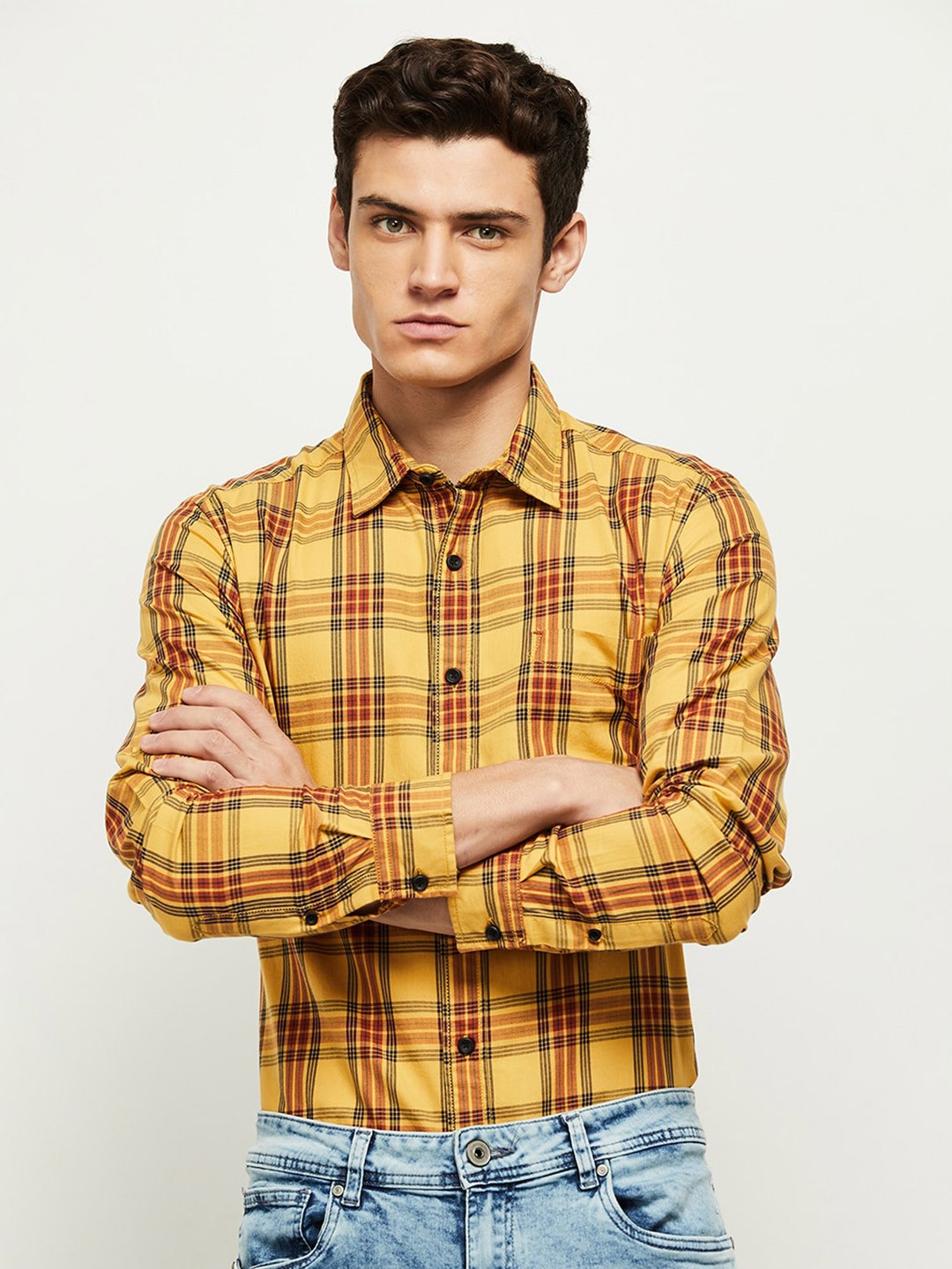 

max Men Yellow Tartan Checks Checked Casual Shirt