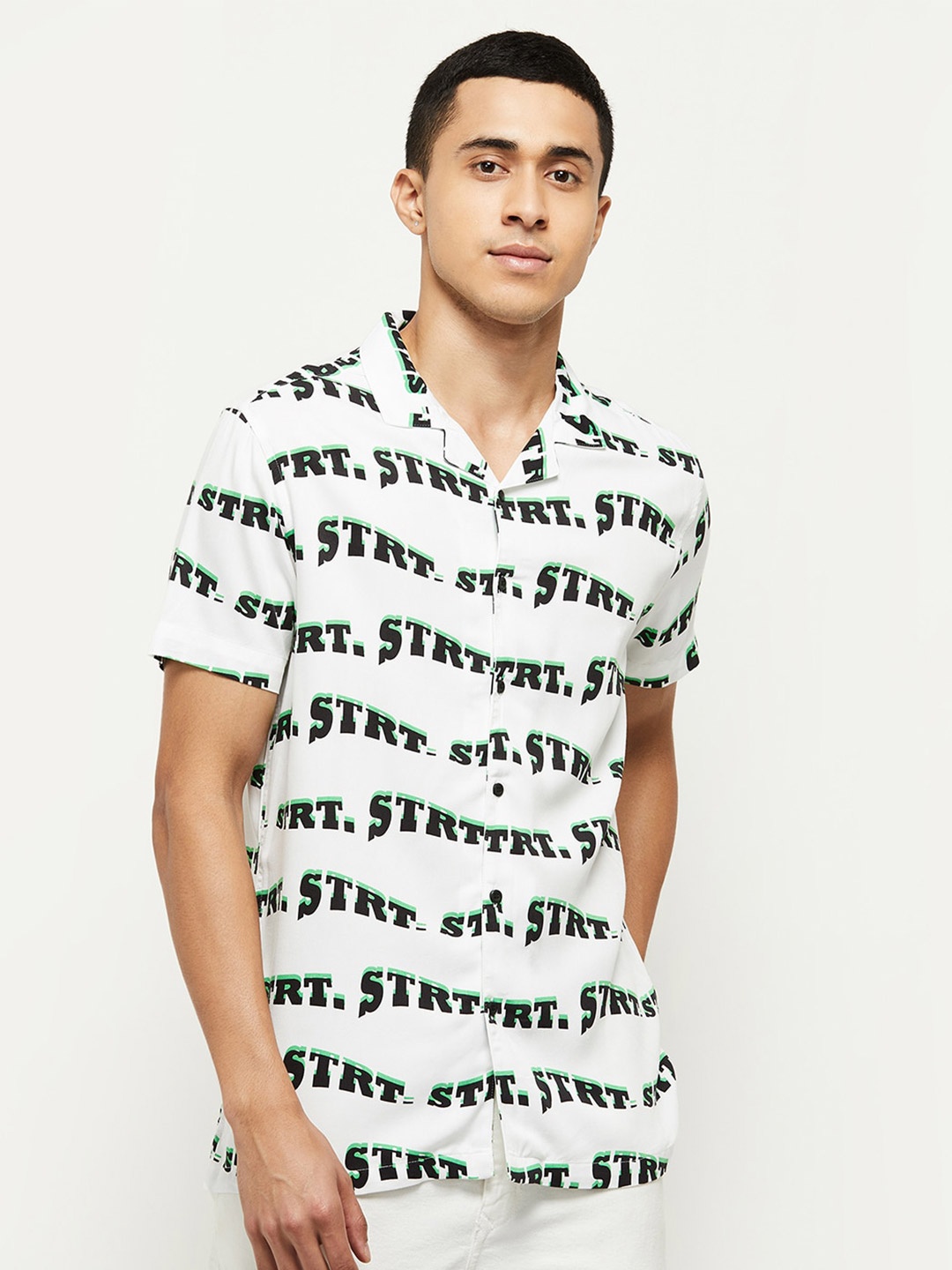

max Men White Printed Casual Shirt