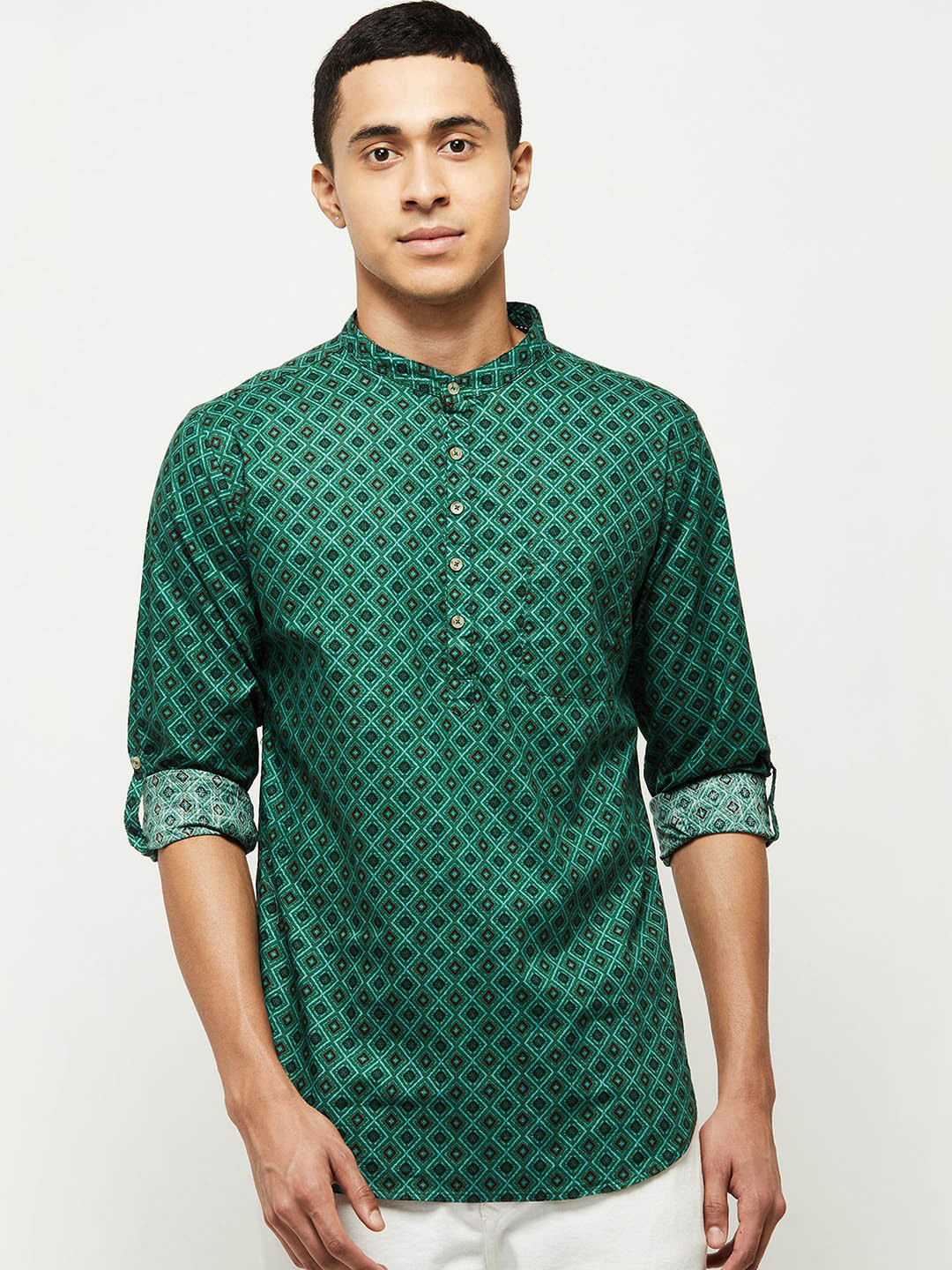 

max Men Green & Black Geometric Pure Cotton Shirt