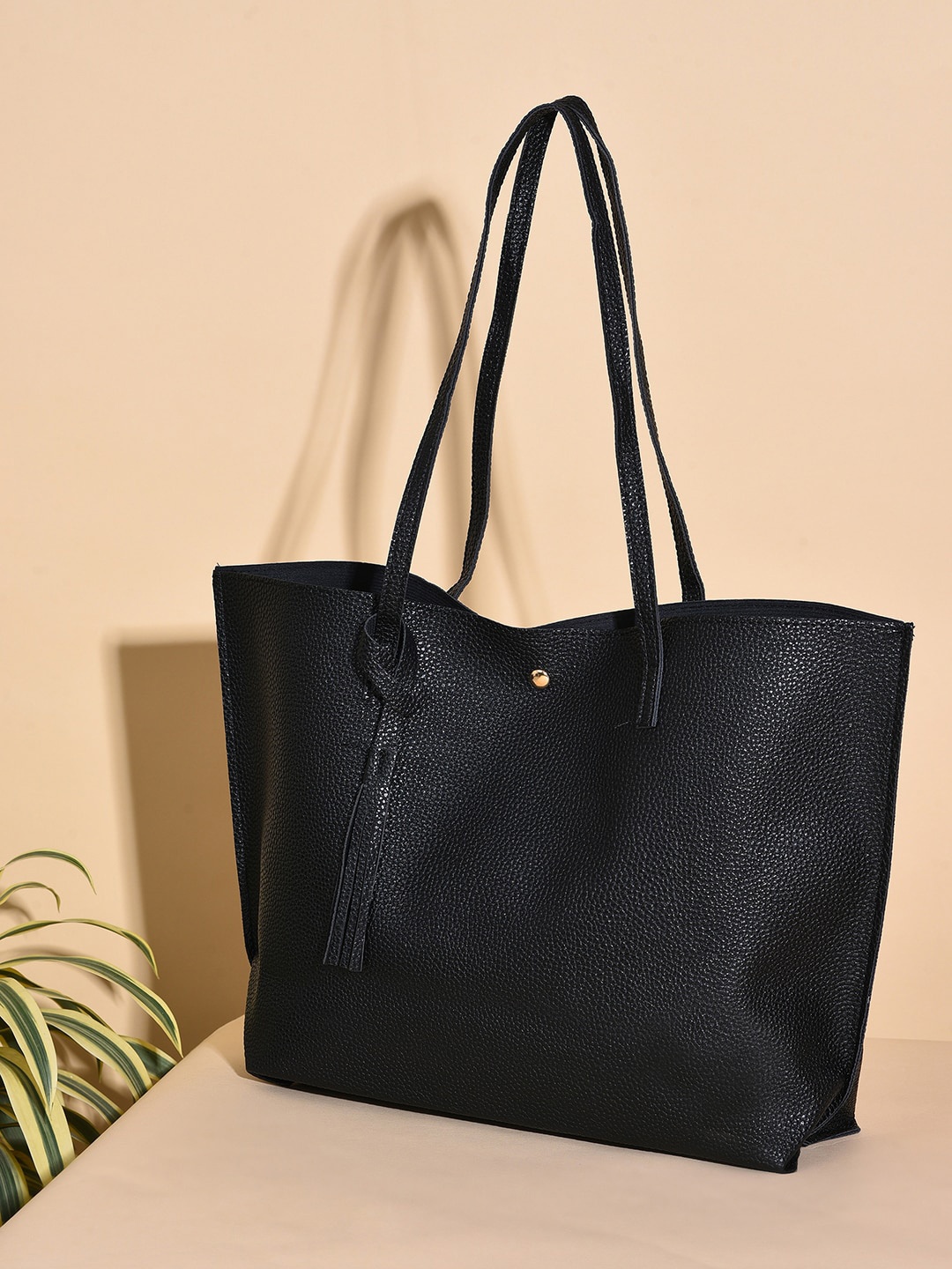 

HAUTE SAUCE by Campus Sutra Black Structured Shoulder Bag
