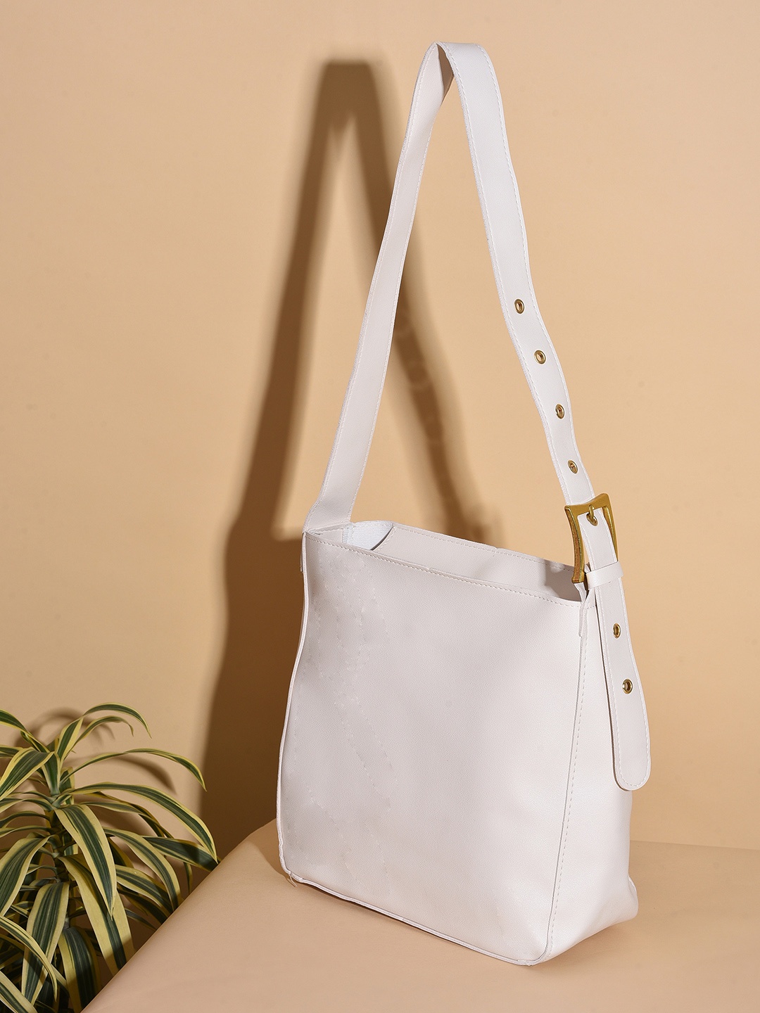 

HAUTE SAUCE by Campus Sutra White PU Structured Sling Bag with Tasselled