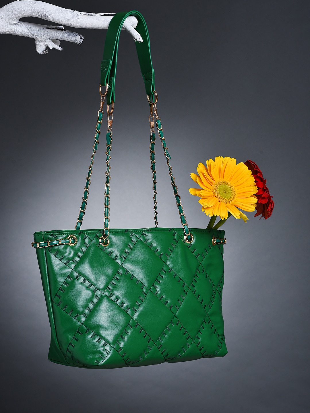 

HAUTE SAUCE by Campus Sutra Green Textured PU Quilted Handheld Bag