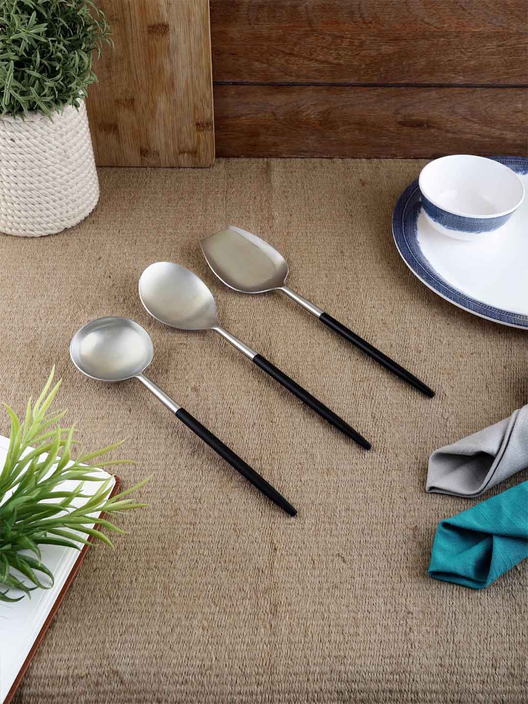 

VarEesha Set Of 3 Black & Silver-Toned Matt Serving Spoons