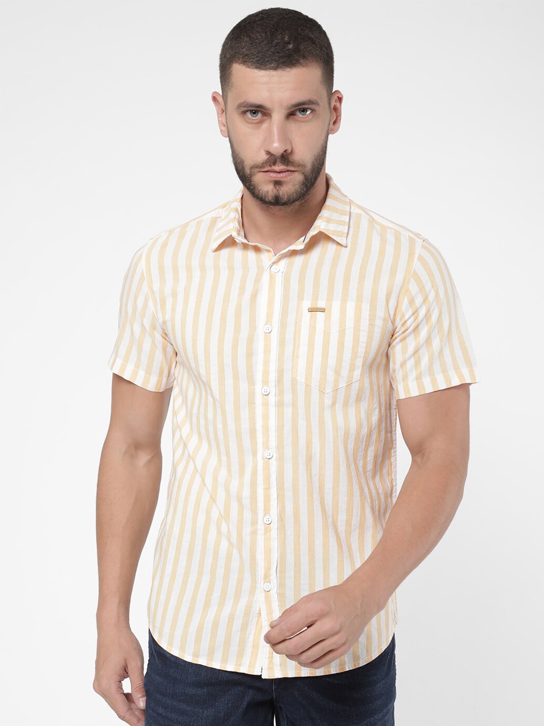 

Wrangler Men Yellow Classic Slim Fit Striped Casual Shirt