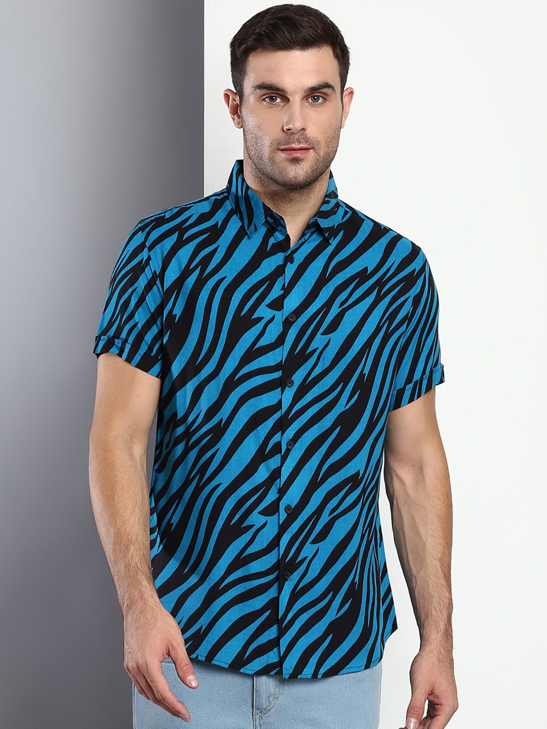 

Dennis Lingo Men Blue Slim Fit Striped Casual Shirt