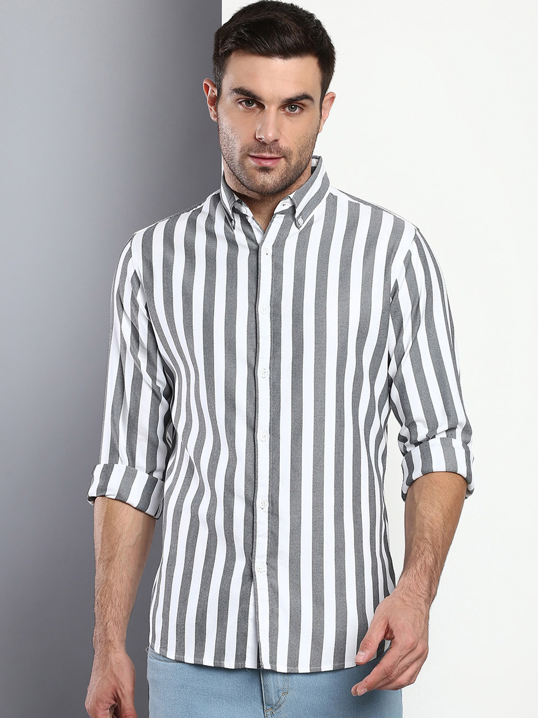 

Dennis Lingo Men Black Slim Fit Striped Casual Shirt