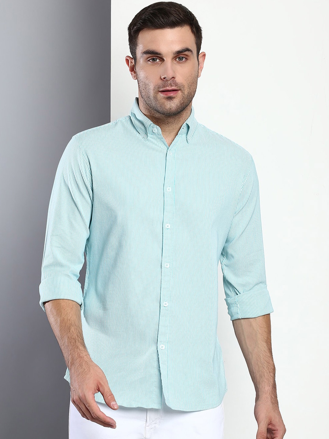 

Dennis Lingo Men Green Slim Fit Striped Casual Shirt