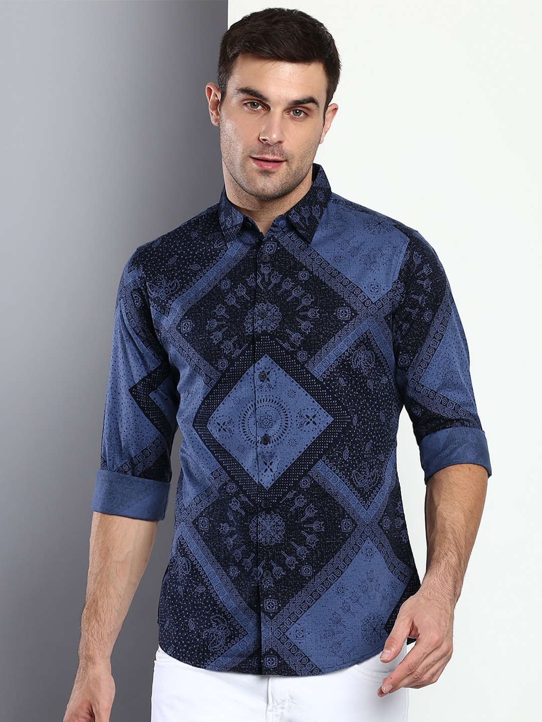 

Dennis Lingo Men Navy Blue Slim Fit Printed Casual Shirt