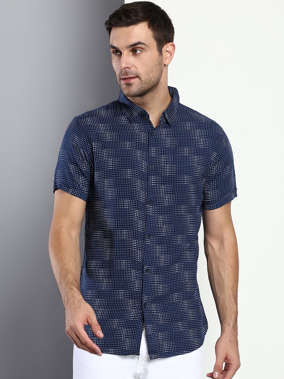 

Dennis Lingo Men Navy Blue Slim Fit Checked Casual Shirt
