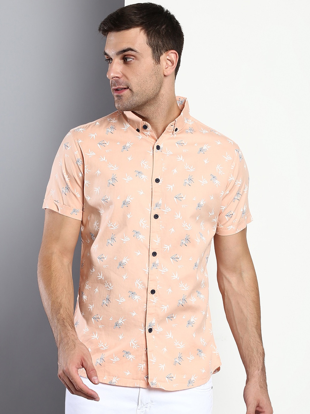 

Dennis Lingo Men Peach-Coloured Slim Fit Floral Printed Casual Shirt