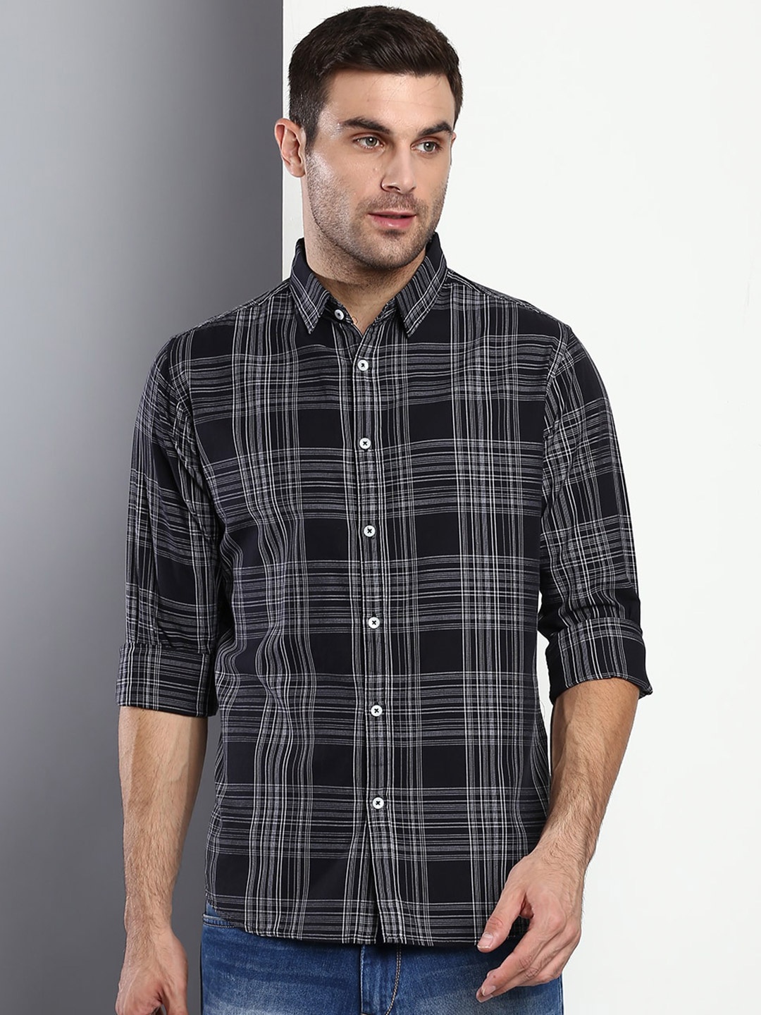 

Dennis Lingo Men Black Slim Fit Tartan Checks Checked Casual Shirt