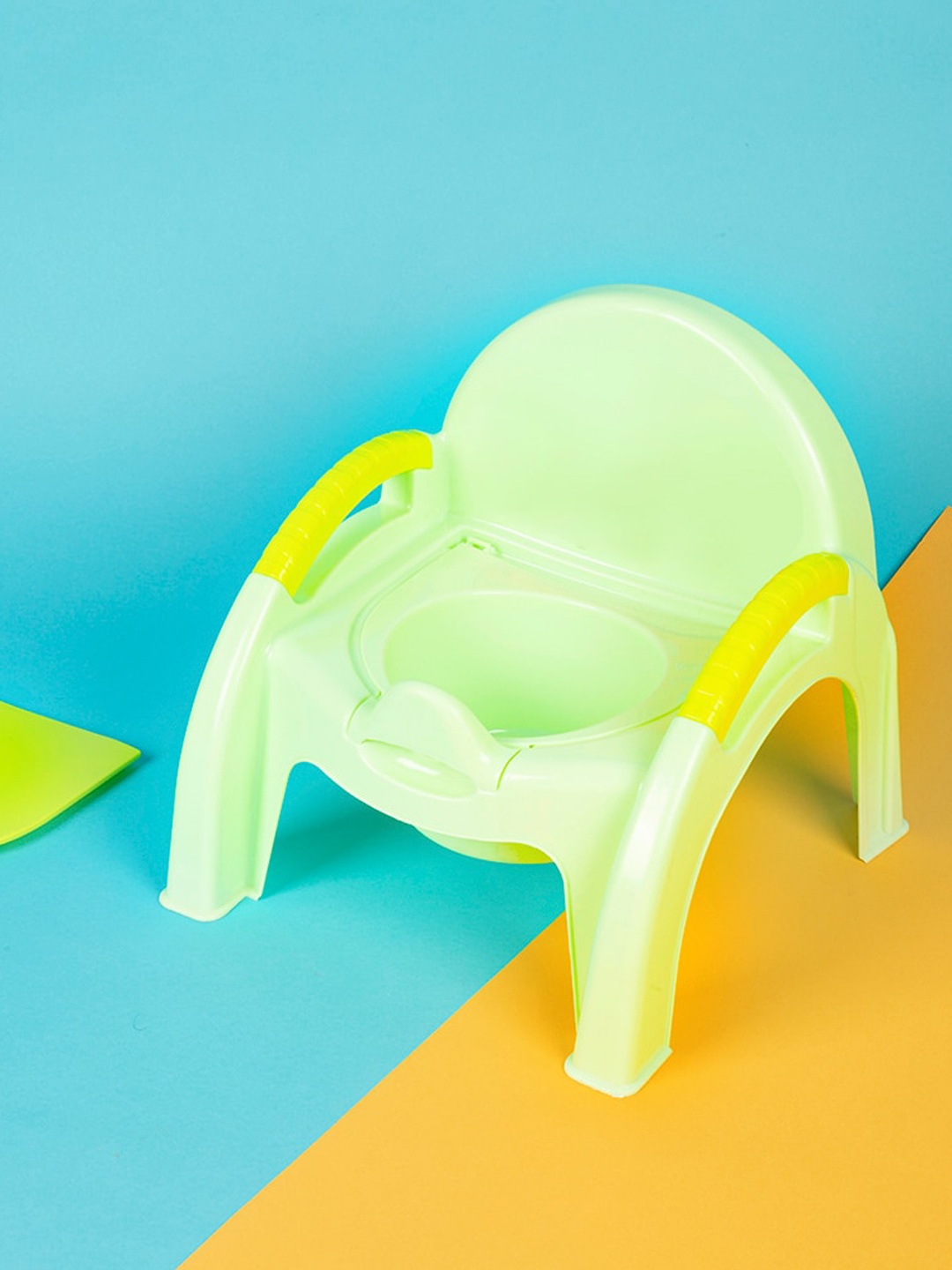

Baby Moo Kids Green & Yellow Solid Potty Chair With Lid