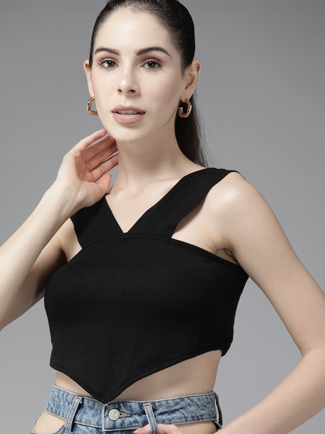 

Roadster Black Solid Cotton Crop Top