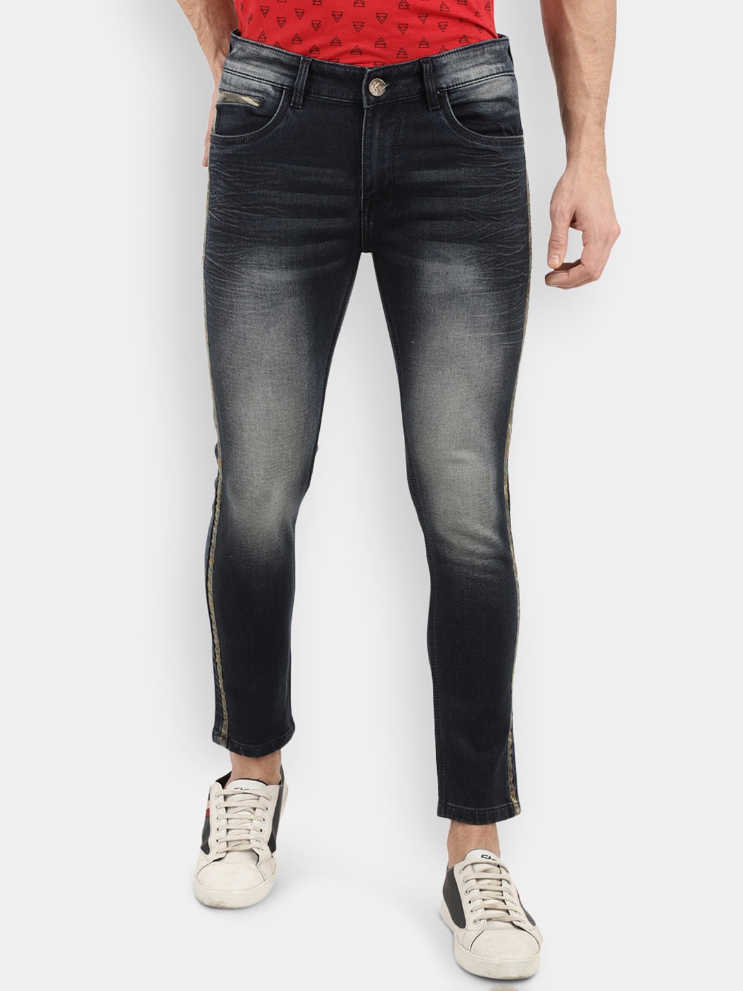 

V-Mart Men Blue Regular Fit Mild Distress Heavy Fade Stretchable Jeans