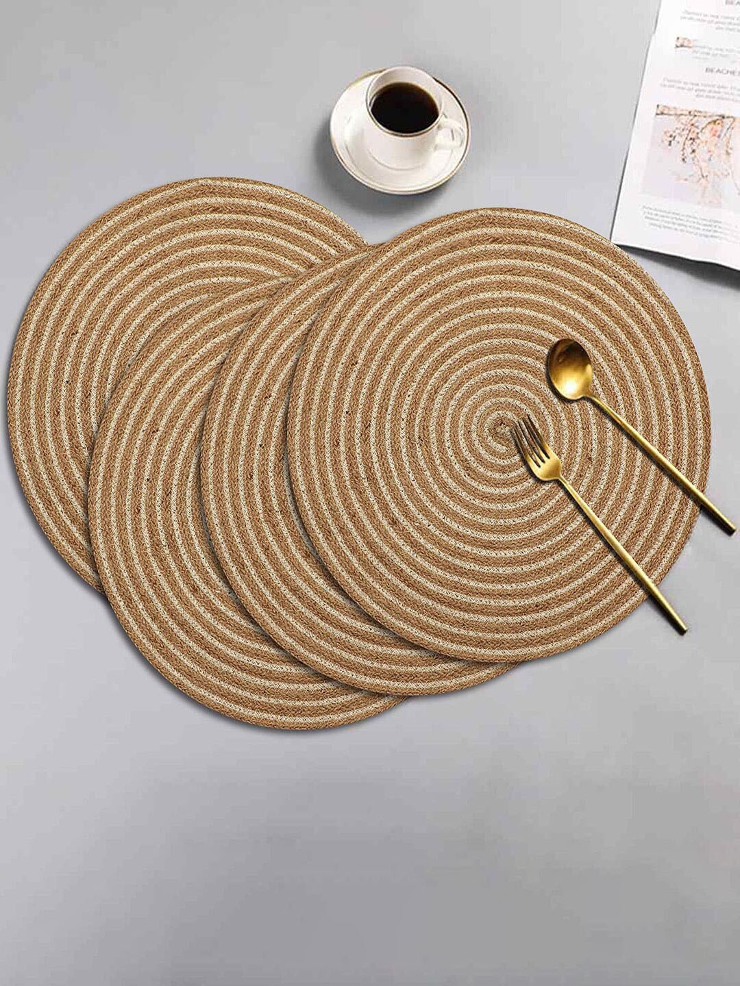 

LUXEHOME INTERNATIONAL Set of 4 Beige Jute Round Table Placemats