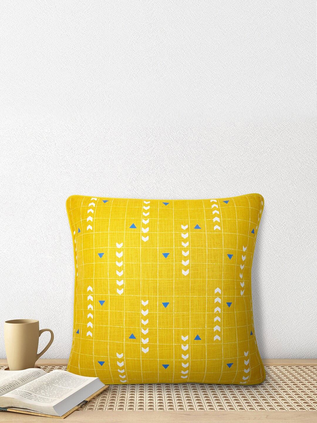

Living scapes by Pantaloons Yellow & White Checked Pure Cotton Square Cushion Covers