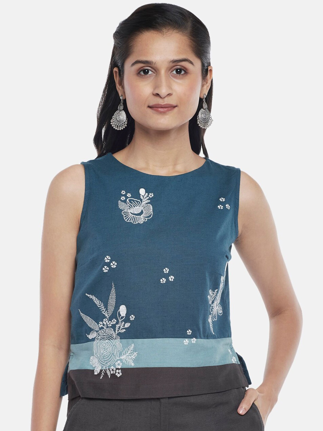 

AKKRITI BY PANTALOONS Teal Blue Floral Printed Top