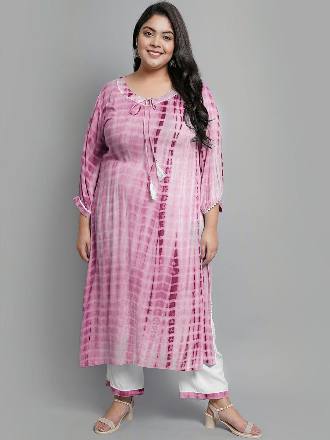 

PrettyPlus by Desinoor com Women Pink Dyed Kurta with Trousers