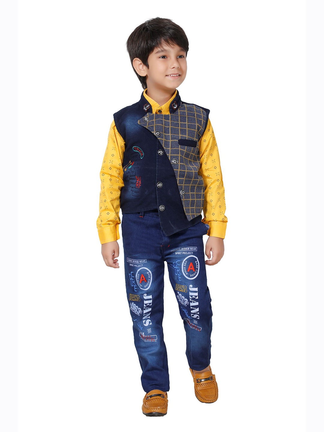 

DKGF FASHION Boys Yellow & Navy Blue Printed 3 Piece Suit