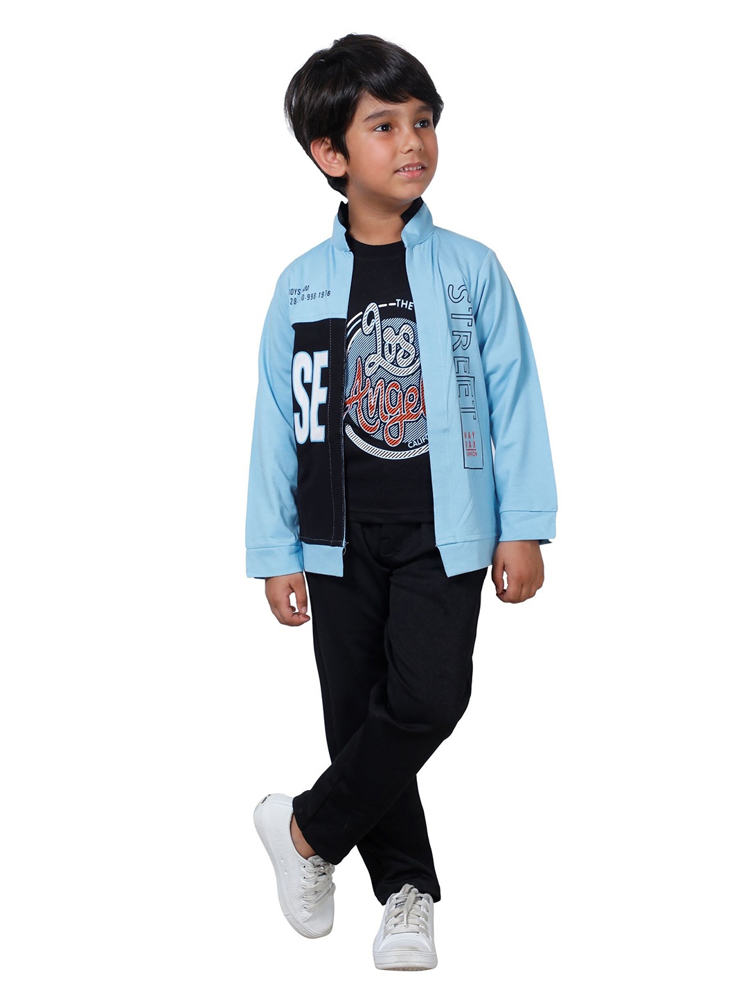 

DKGF FASHION Boys Blue & Black Printed T-shirt with Trousers