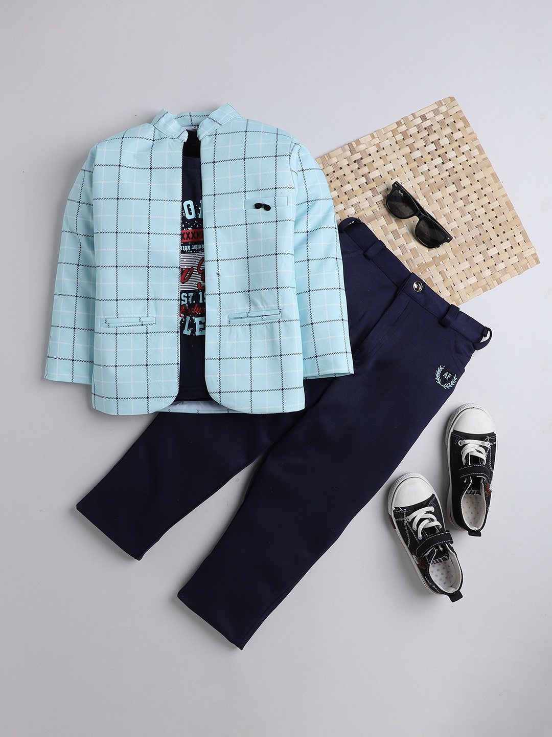 

DKGF FASHION Boys Green & Black Printed 3-Piece Suit