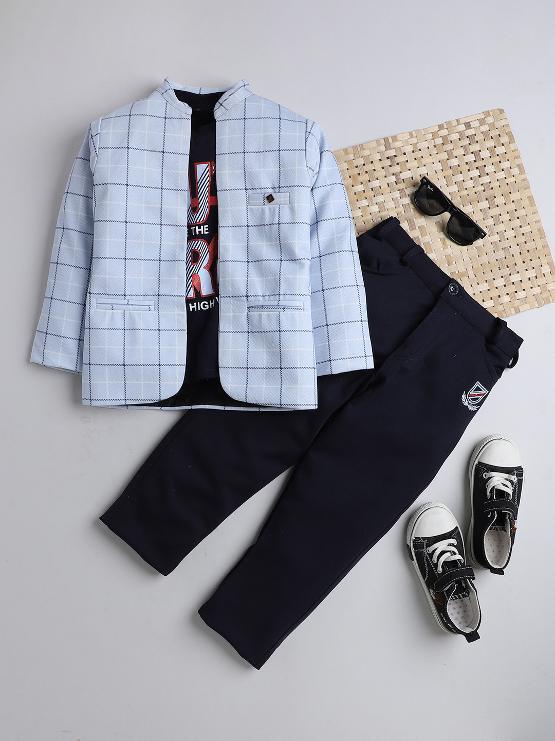 

DKGF FASHION Boys Purple & Black Printed T-shirt with Jeans & Blazer