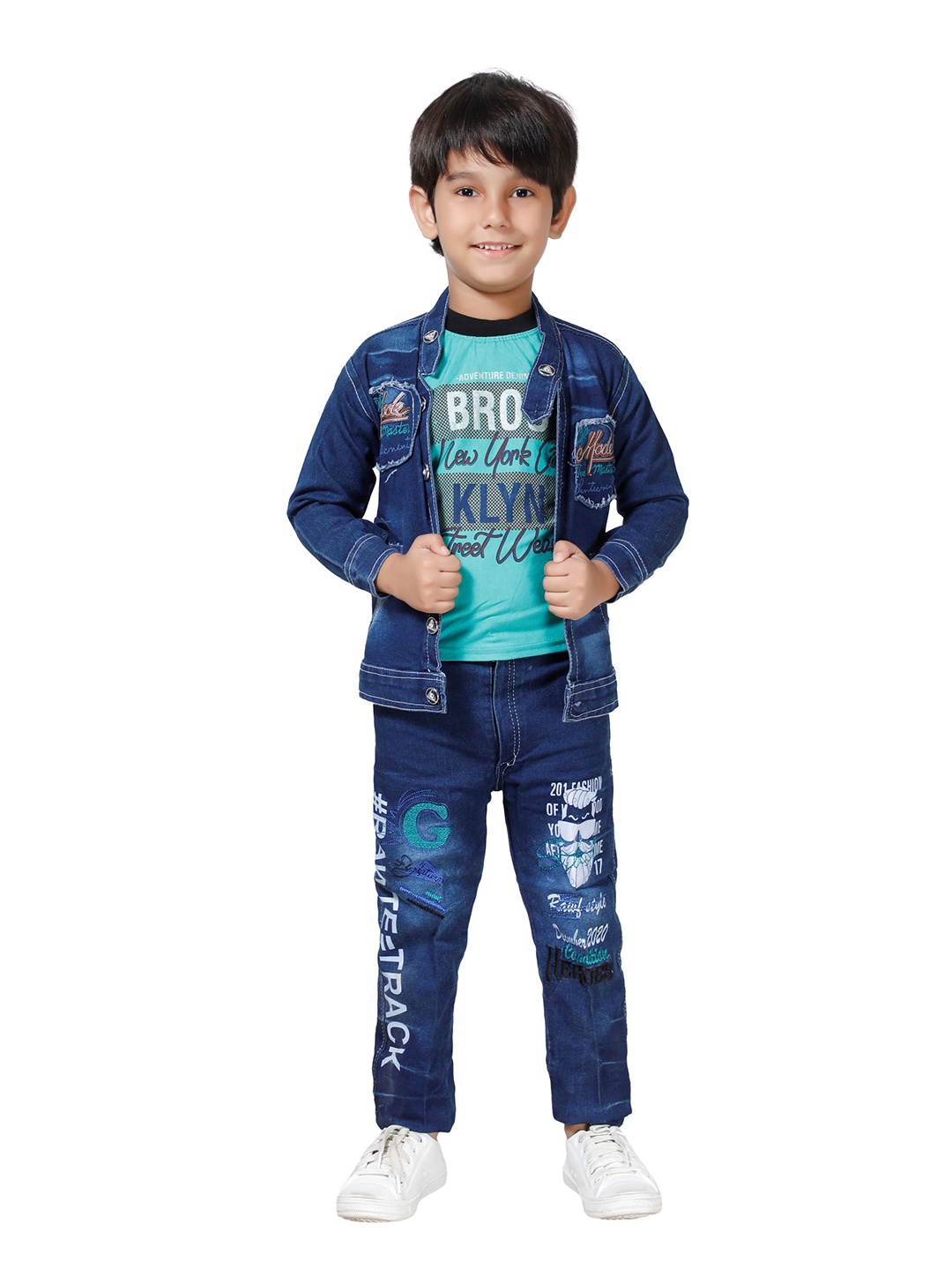 

DKGF FASHION Boys Green & Blue Printed 3-Piece Suit
