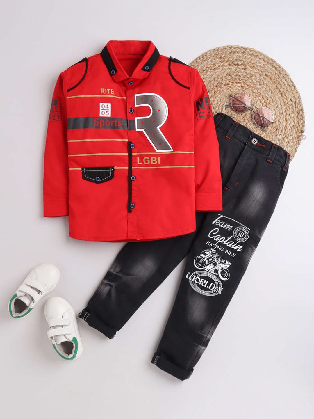 

DKGF FASHION Boys Red & Black Printed Clothing Set