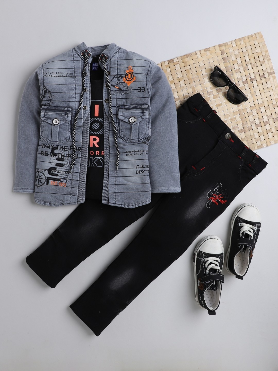 

DKGF FASHION Boys Grey T-Shirt with Trousers & Coat