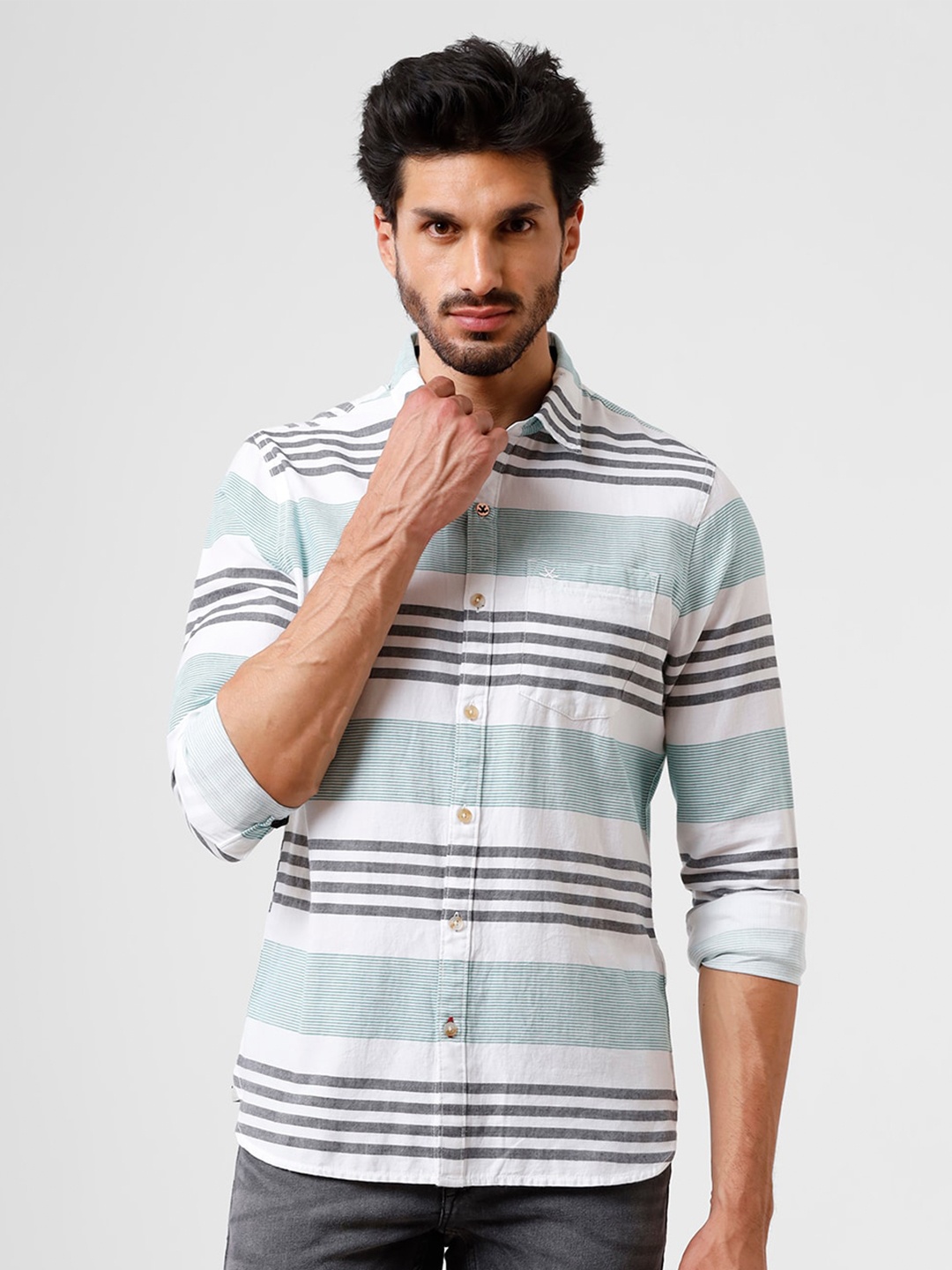 

WROGN Men Green Slim Fit Horizontal Stripes Striped Casual Shirt