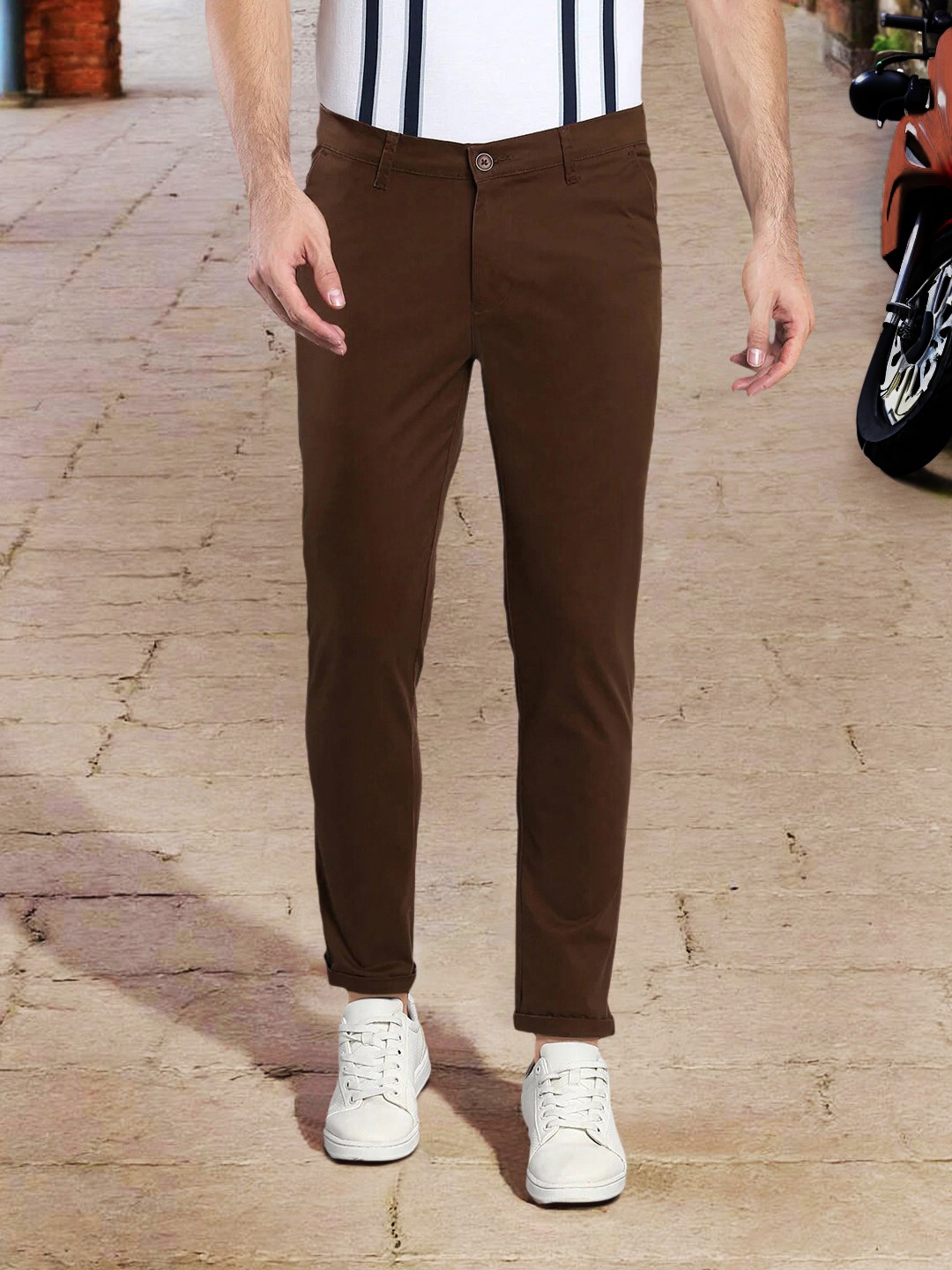 

Dennis Lingo Men Brown Tapered Fit Chinos Trousers