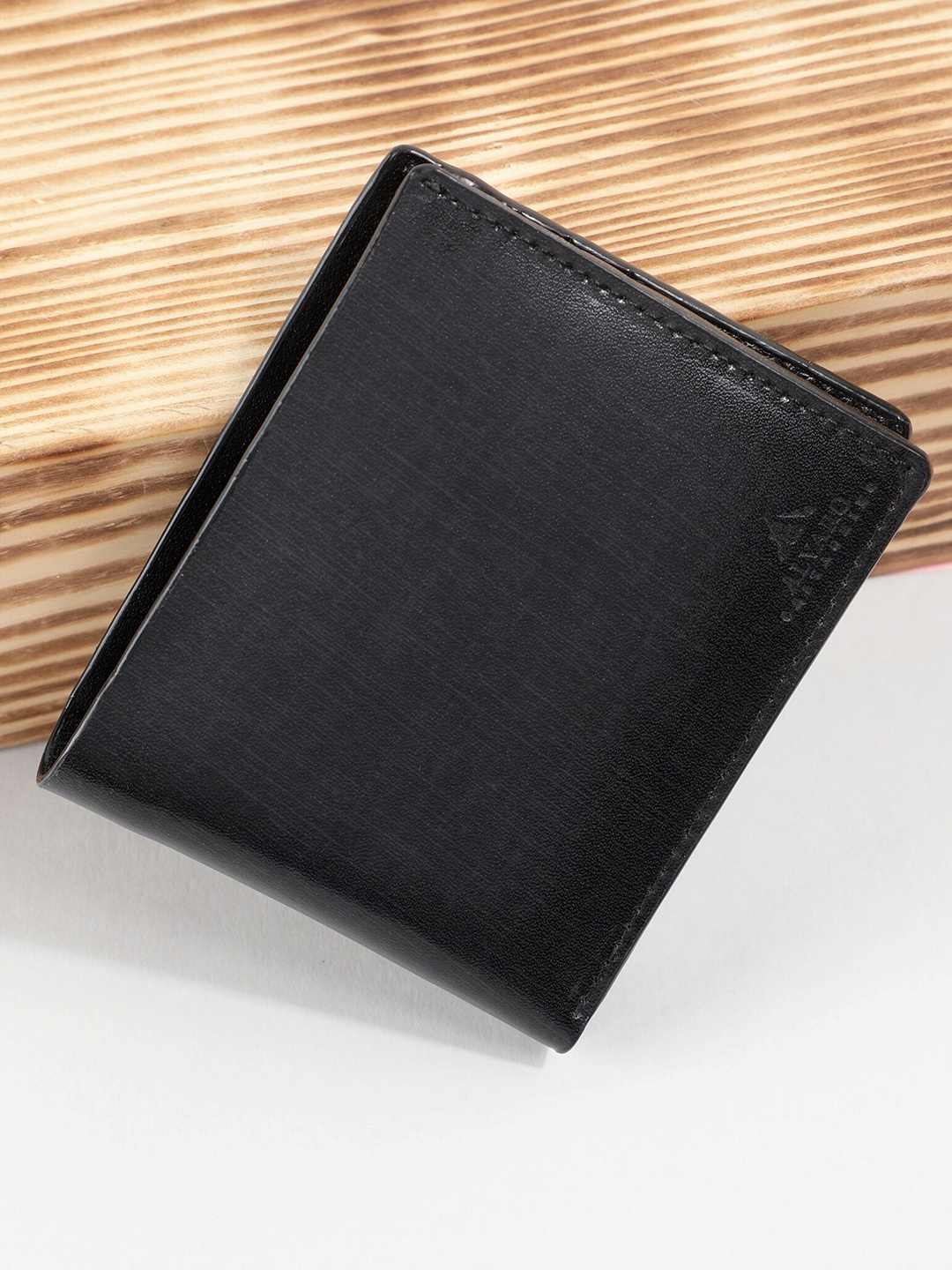 

Alvaro Castagnino Men Black Leather Two Fold Wallet