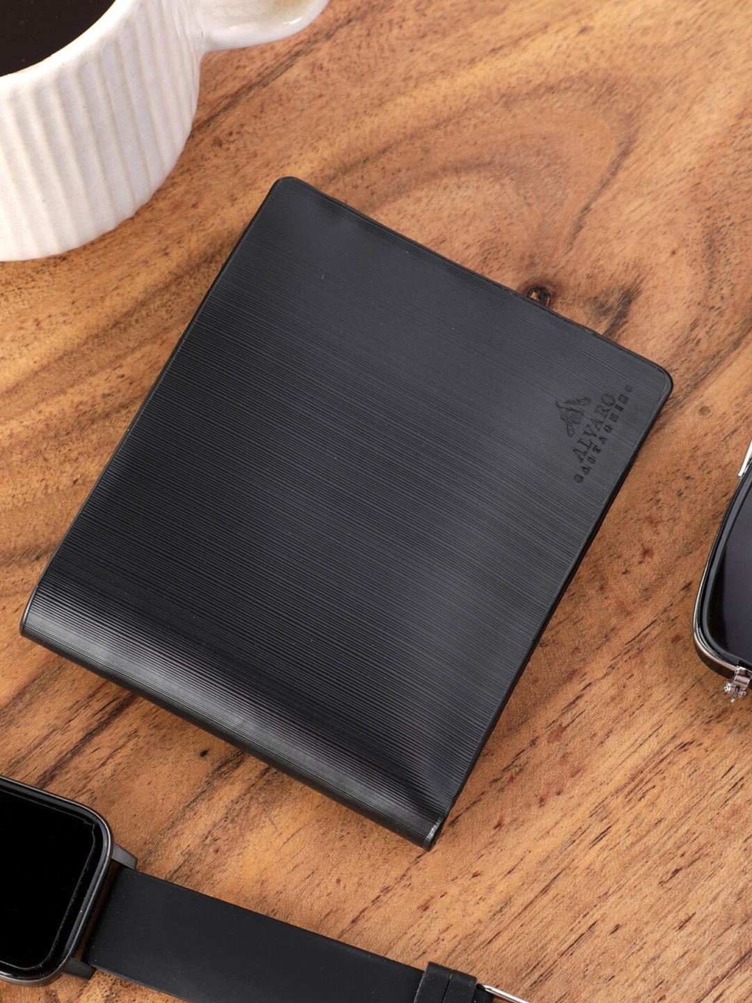 

Alvaro Castagnino Men Black Leather Two Fold Wallet