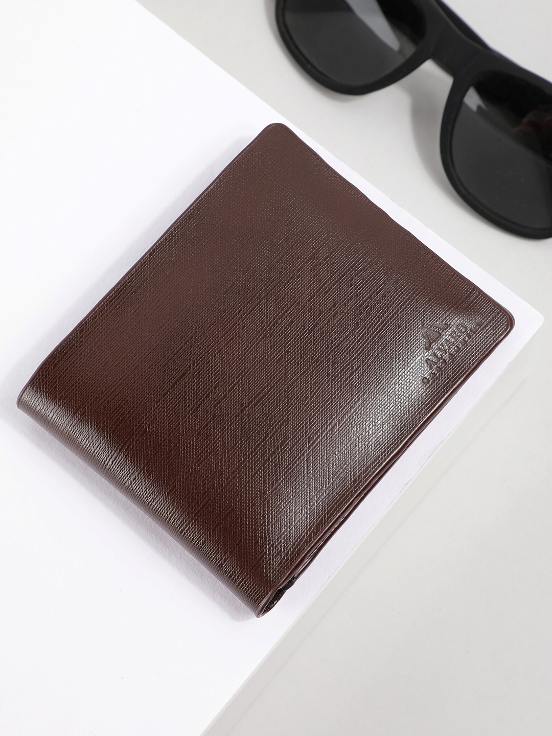 

Alvaro Castagnino Men Brown Leather Two Fold Wallet