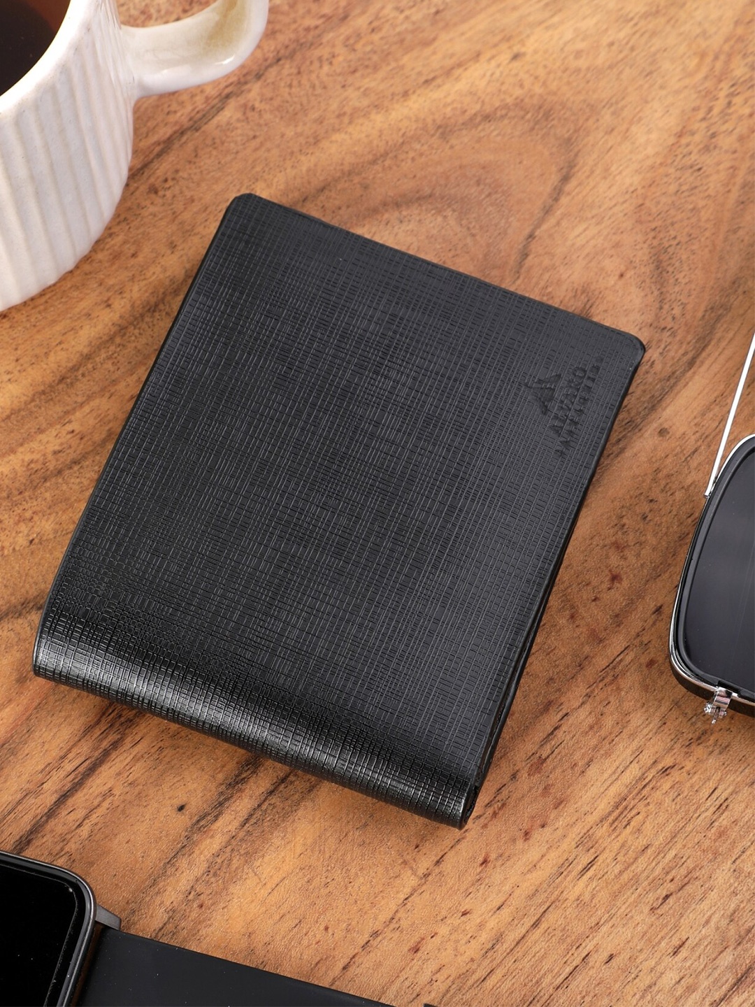 

Alvaro Castagnino Men Black Leather Two Fold Wallet
