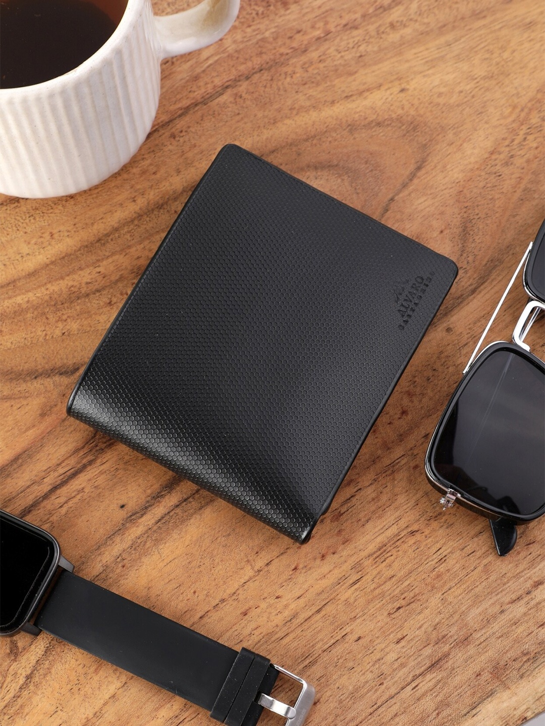 

Alvaro Castagnino Men Black Textured Leather Two Fold Wallet